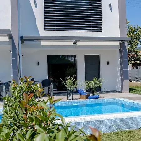 Villa Cobalt Aqua *